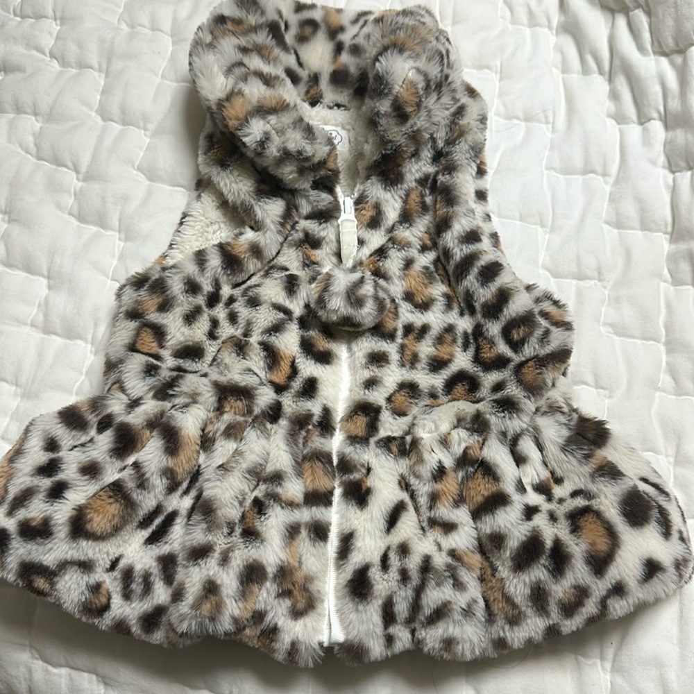 Kids leopard vest. 12-18 months.